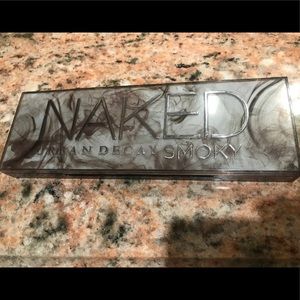 Naked Urban Decay Smoky eyeshadow palette